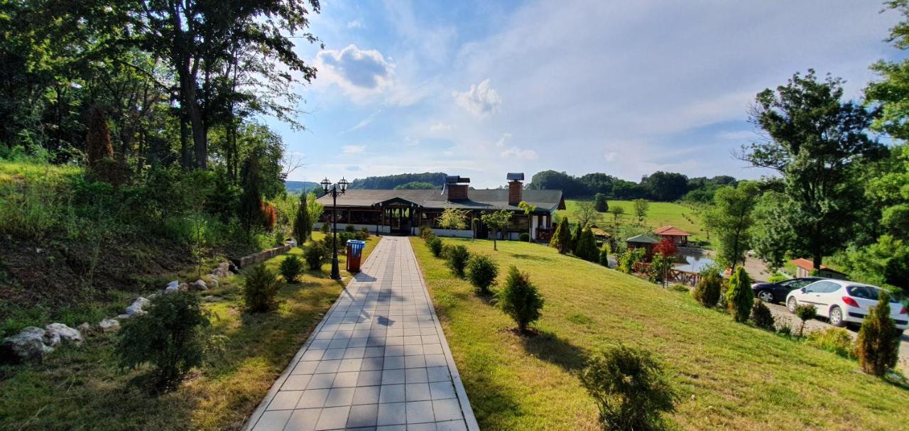 Hotel Resavsko Etno Selo Despotovac Exterior foto