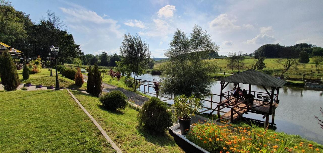 Hotel Resavsko Etno Selo Despotovac Exterior foto