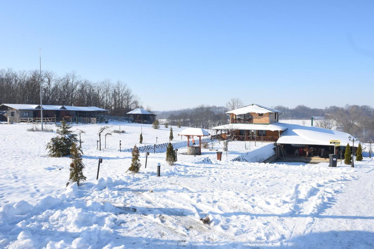 Hotel Resavsko Etno Selo Despotovac Exterior foto