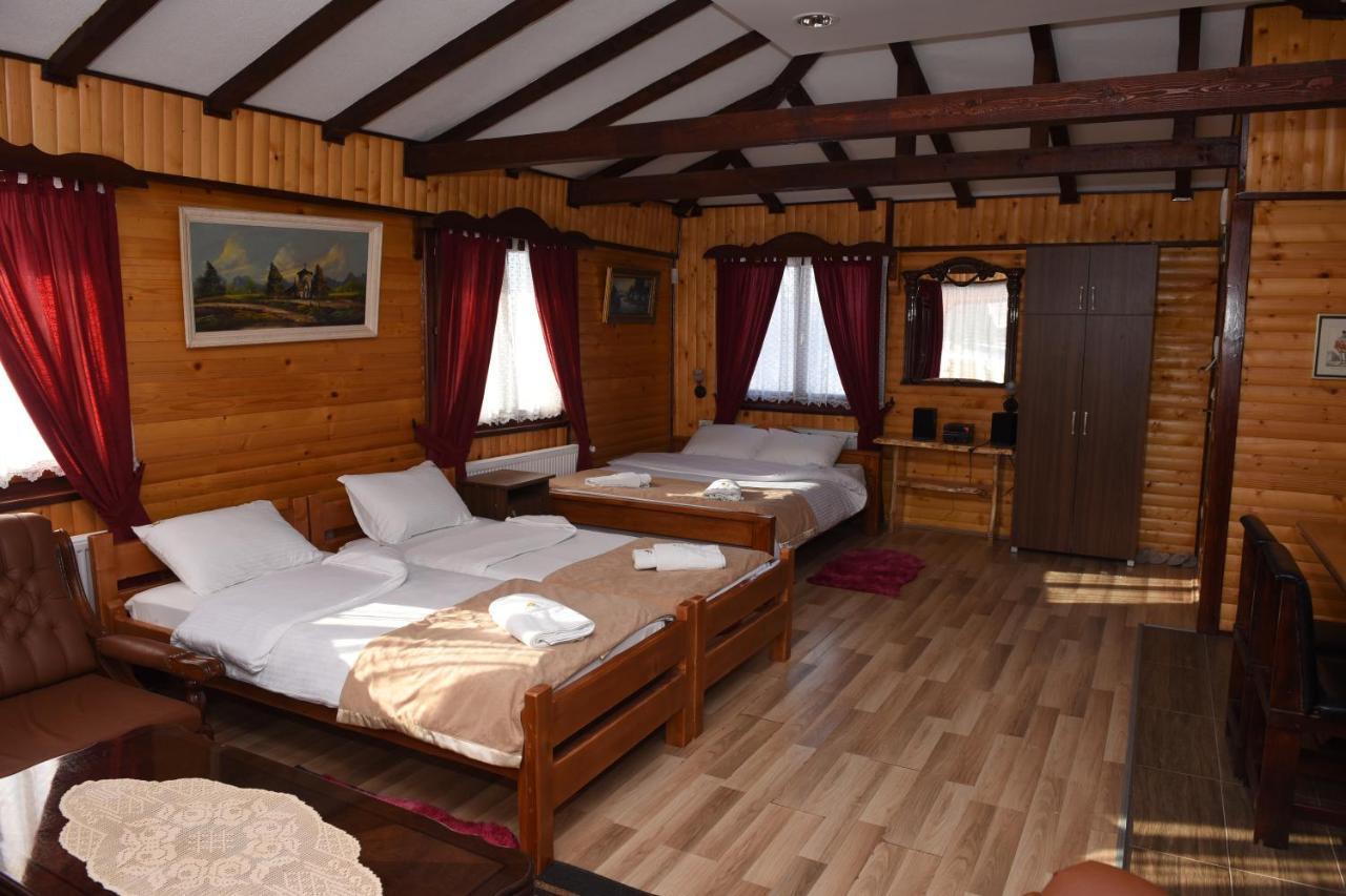 Hotel Resavsko Etno Selo Despotovac Exterior foto