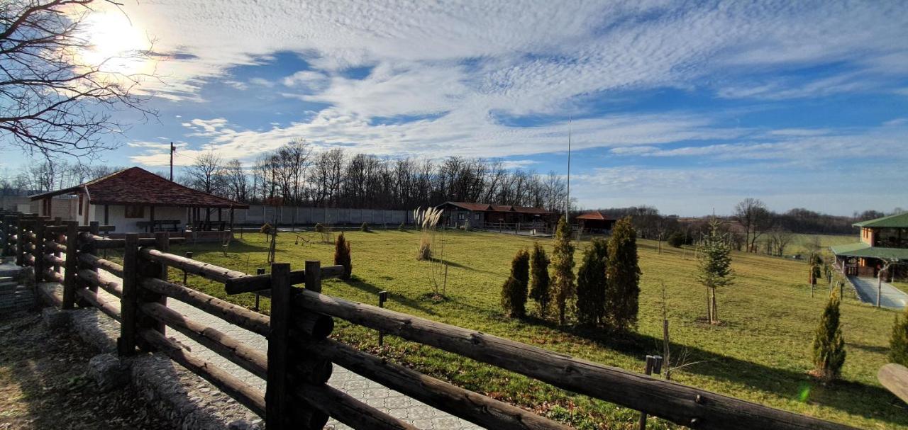 Hotel Resavsko Etno Selo Despotovac Exterior foto